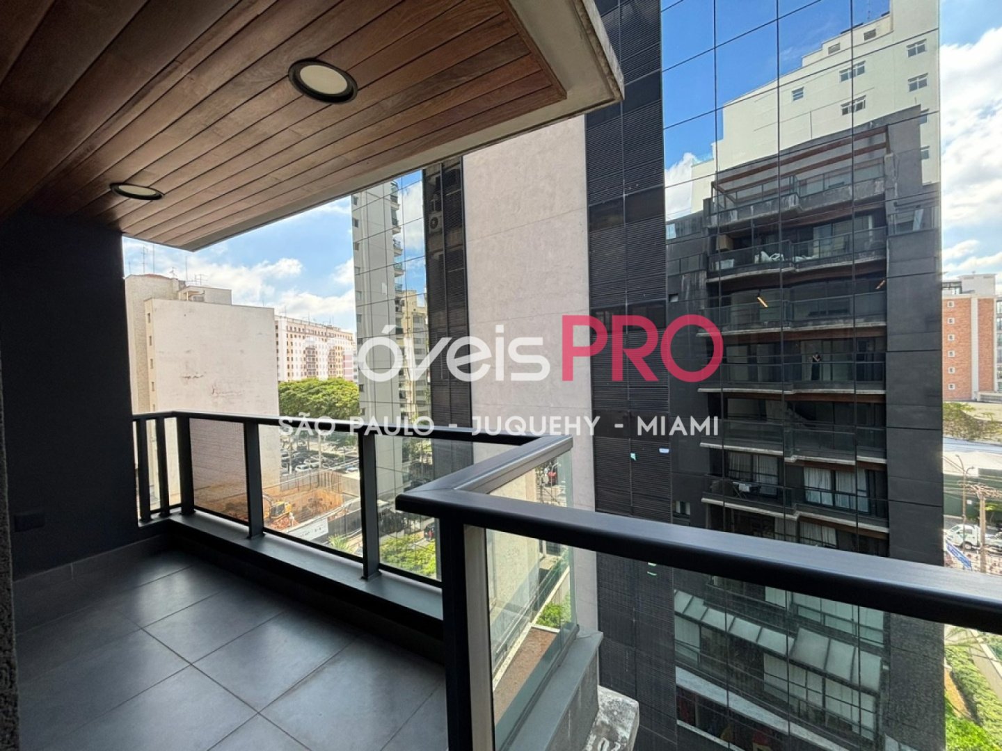 Foto :: https://assets.imoveispro.com.br/thumb/IP37916/apartamento-venda-itaim-bibi_IP37916_23_1920x1080.jpg?