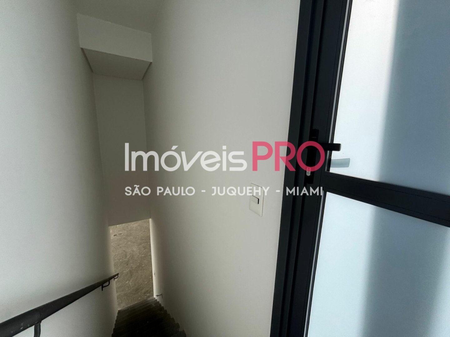 Foto :: https://assets.imoveispro.com.br/thumb/IP37919/apartamento-venda-itaim-bibi_IP37919_29_1920x1080.jpg?