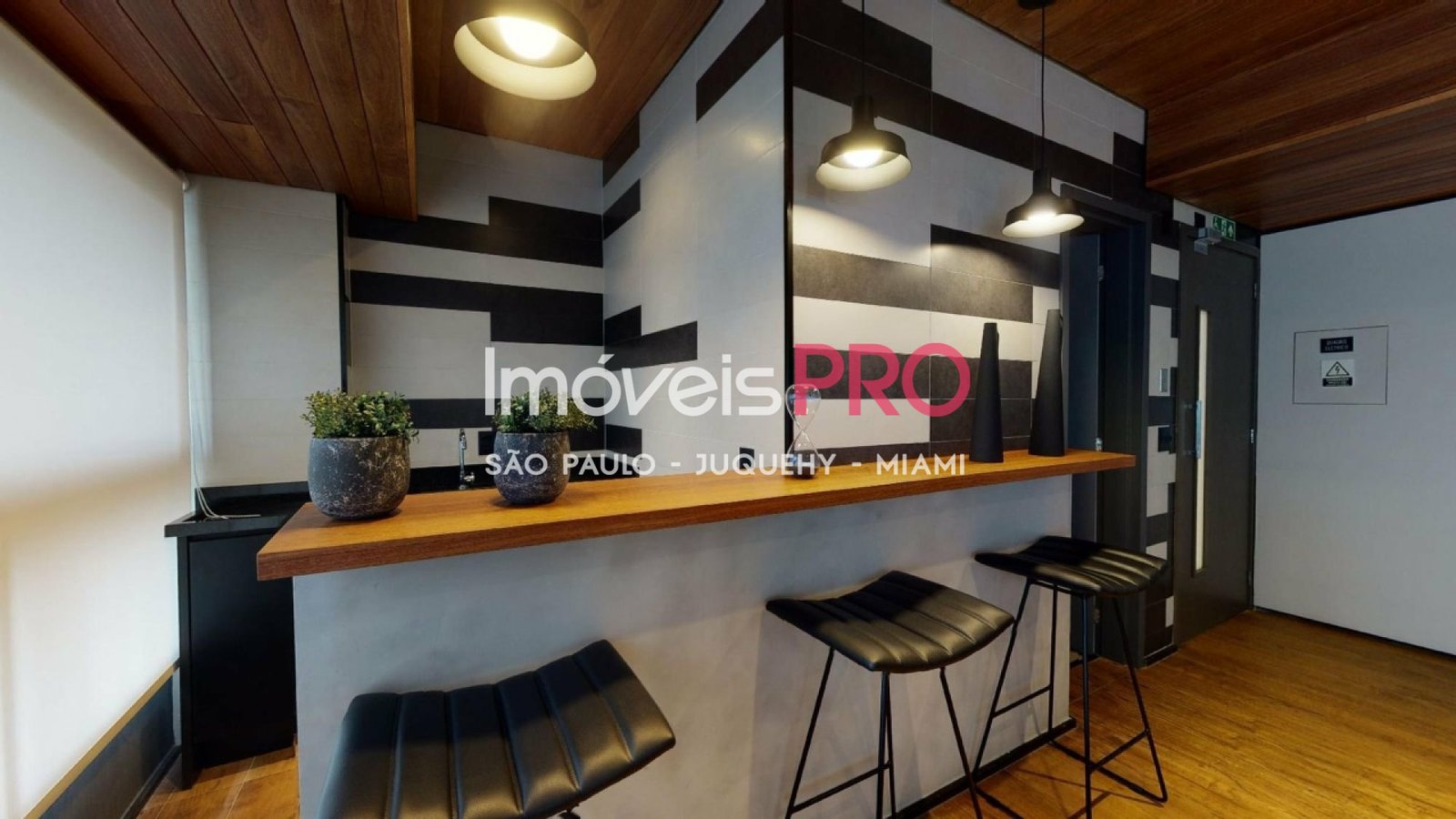 Foto :: https://assets.imoveispro.com.br/thumb/IP37920/apartamento-venda-itaim-bibi_IP37920_41_1920x1080.jpg?