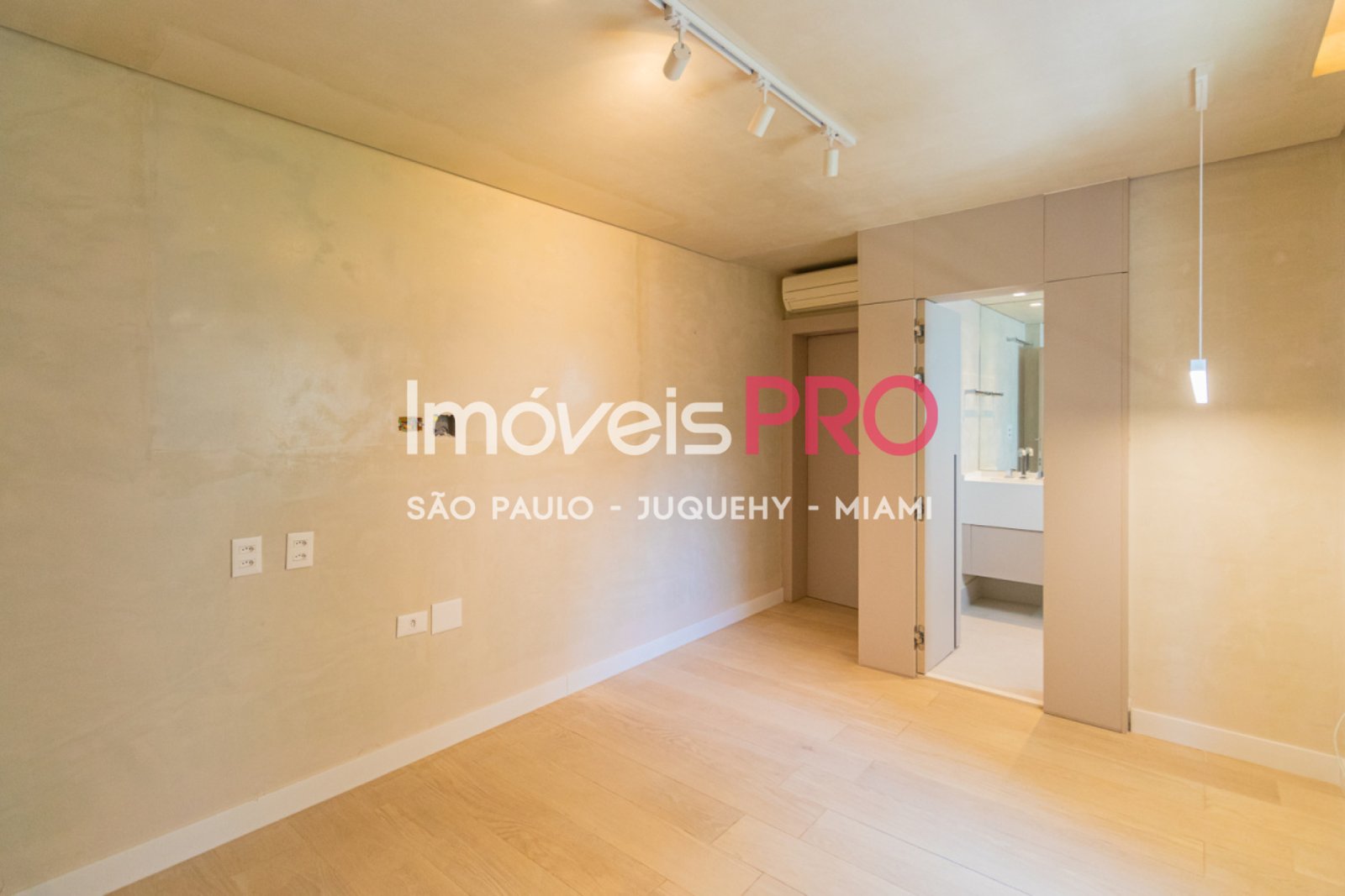 Foto :: https://assets.imoveispro.com.br/thumb/IP37931/apartamento-aluguel-itaim-bibi_IP37931_11_1920x1080.jpg?