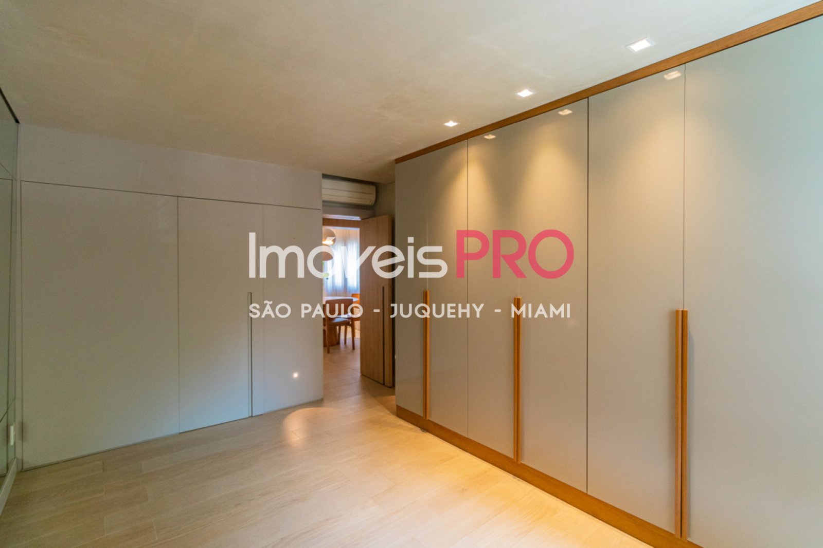 Foto :: https://assets.imoveispro.com.br/thumb/IP37931/apartamento-aluguel-itaim-bibi_IP37931_17_1920x1080.jpg?