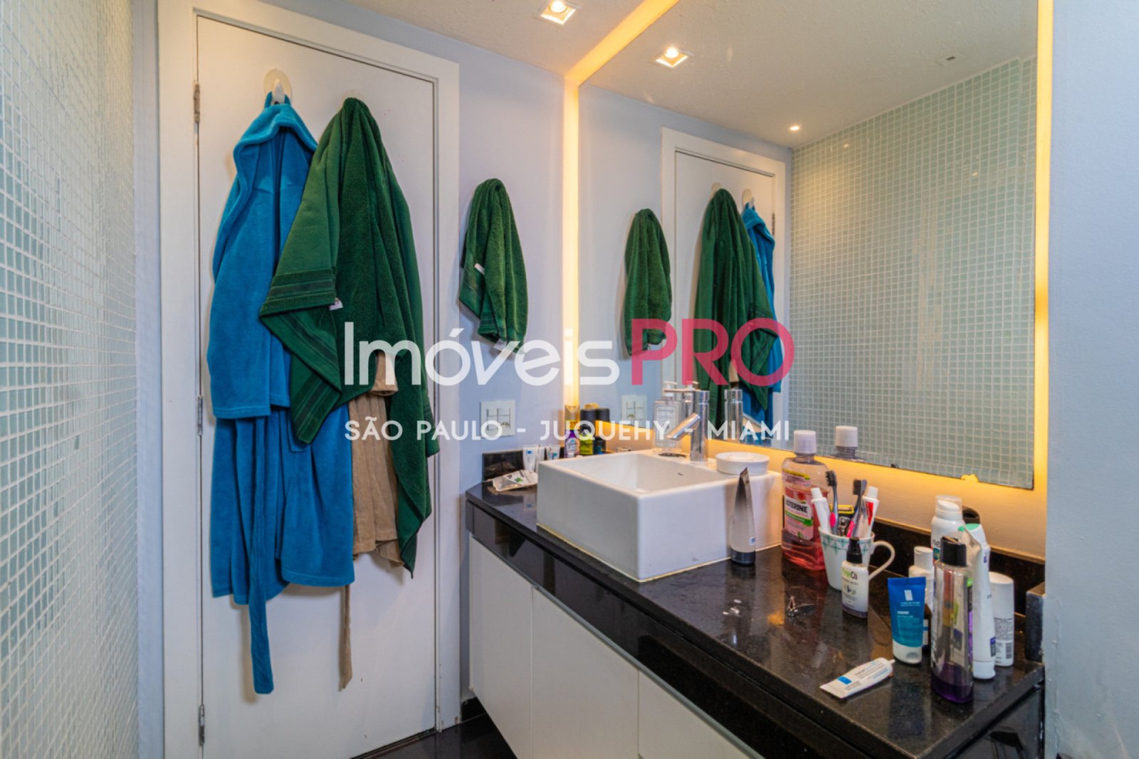 Foto :: https://assets.imoveispro.com.br/thumb/IP37959/apartamento-aluguel-pinheiros_IP37959_35_1920x1080.jpg?