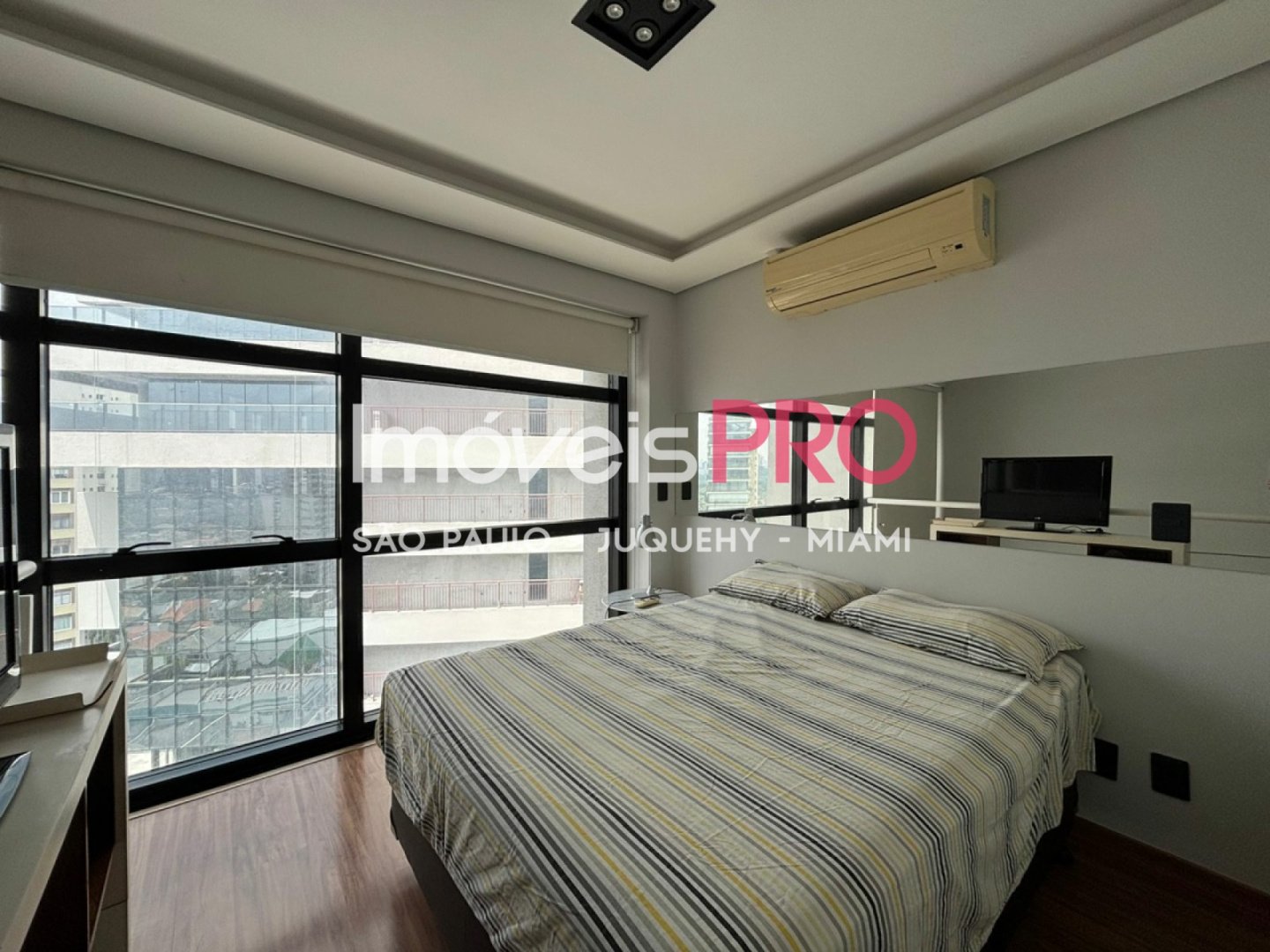 Foto :: https://assets.imoveispro.com.br/thumb/IP37960/duplex-aluguel-itaim-bibi_IP37960_11_1920x1080.jpg?