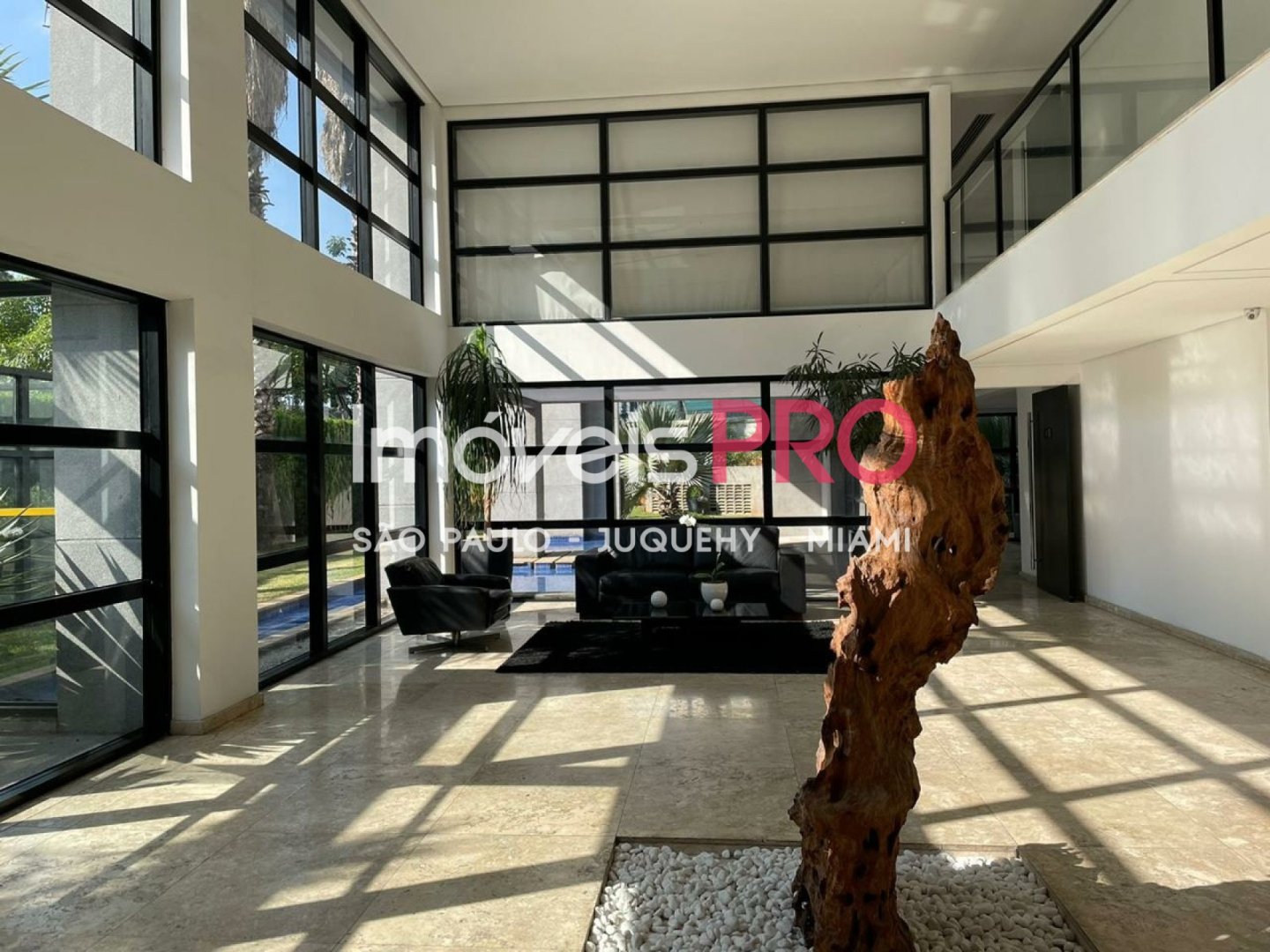 Foto :: https://assets.imoveispro.com.br/thumb/IP37960/duplex-aluguel-itaim-bibi_IP37960_23_1920x1080.jpg?