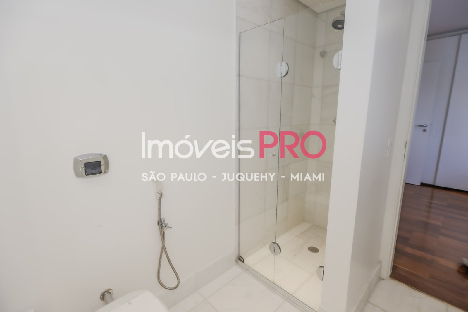 Foto :: https://assets.imoveispro.com.br/thumb/IP37961/apartamento-venda-brooklin_IP37961_29_1920x1080.jpg?