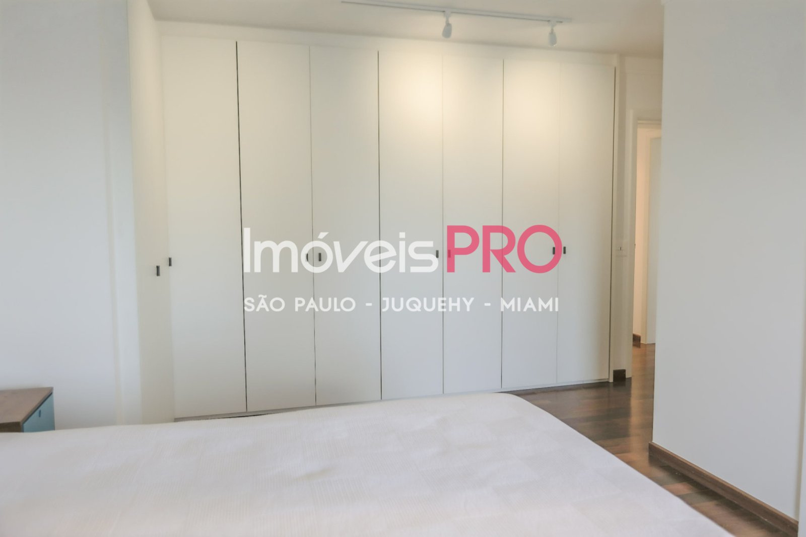 Foto :: https://assets.imoveispro.com.br/thumb/IP37961/apartamento-venda-brooklin_IP37961_35_1920x1080.jpg?