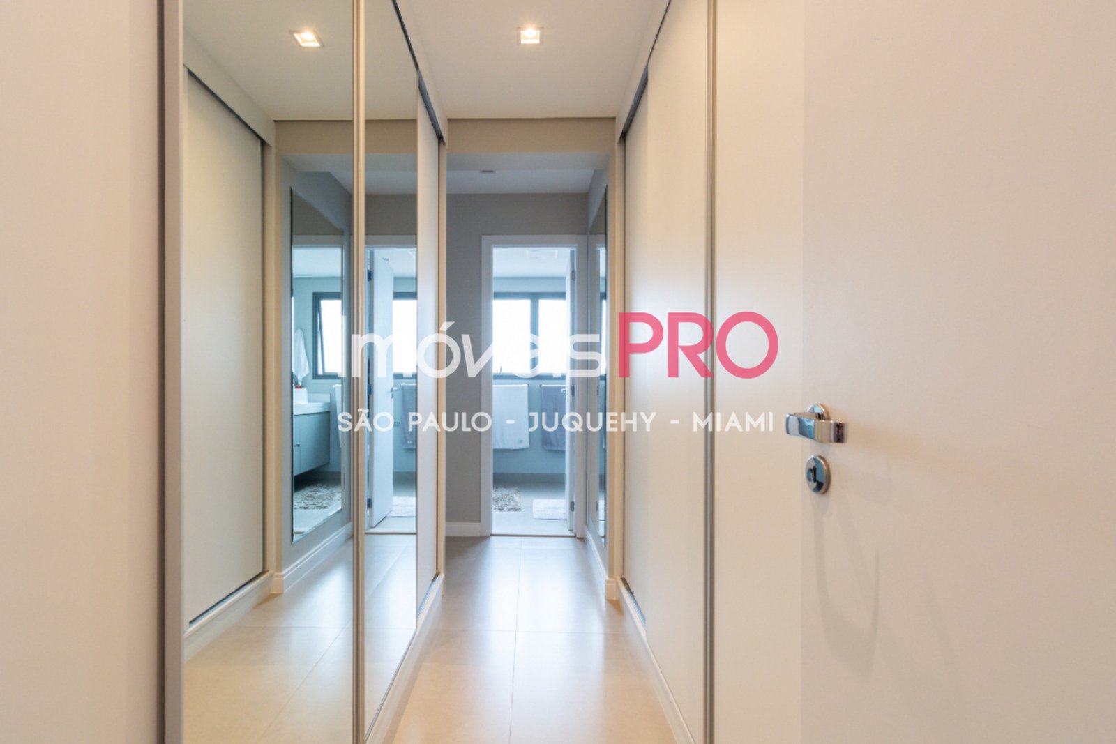 Foto :: https://assets.imoveispro.com.br/thumb/IP37973/apartamento-venda-vila-mariana_IP37973_29_1920x1080.jpg?