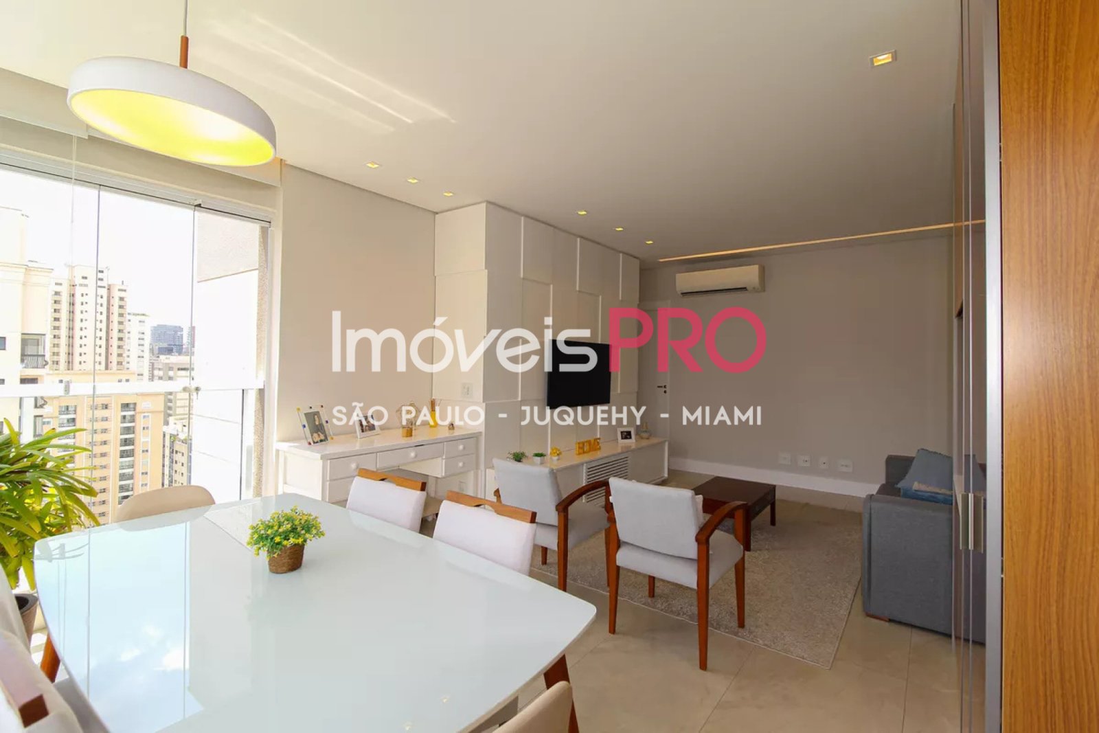 Foto :: https://assets.imoveispro.com.br/thumb/IP37985/apartamento-aluguel-moema-passaros_IP37985_29_1920x1080.jpg?