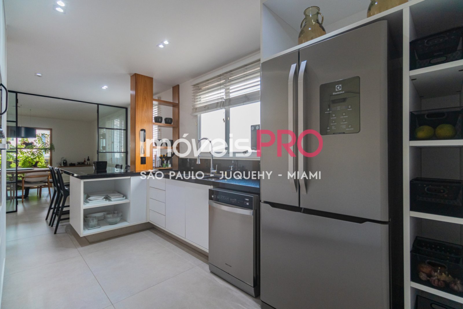 Foto :: https://assets.imoveispro.com.br/thumb/IP38004/apartamento-venda-moema_IP38004_17_1920x1080.jpg?1776191380