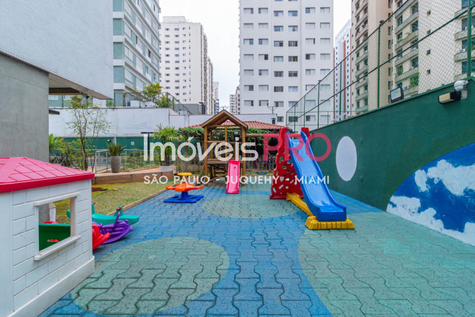 Foto :: https://assets.imoveispro.com.br/thumb/IP38007/apartamento-venda-moema_IP38007_29_1920x1080.jpg?