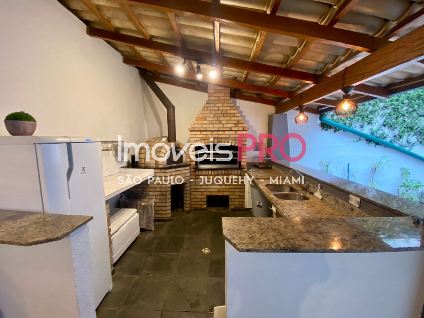 Foto :: https://assets.imoveispro.com.br/thumb/IP38010/apartamento-venda-moema-passaros_IP38010_23_1920x1080.jpg?