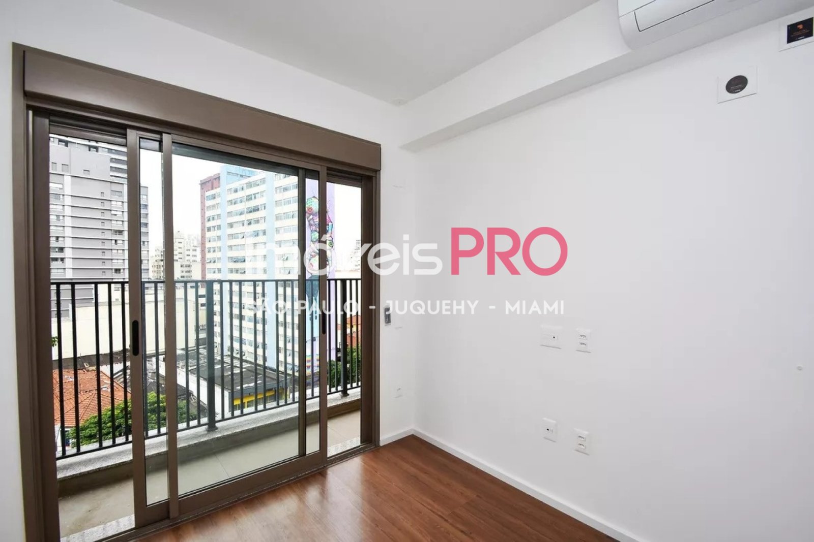 Foto :: https://assets.imoveispro.com.br/thumb/IP38029/apartamento-aluguel-pinheiros_IP38029_11_1920x1080.jpg?