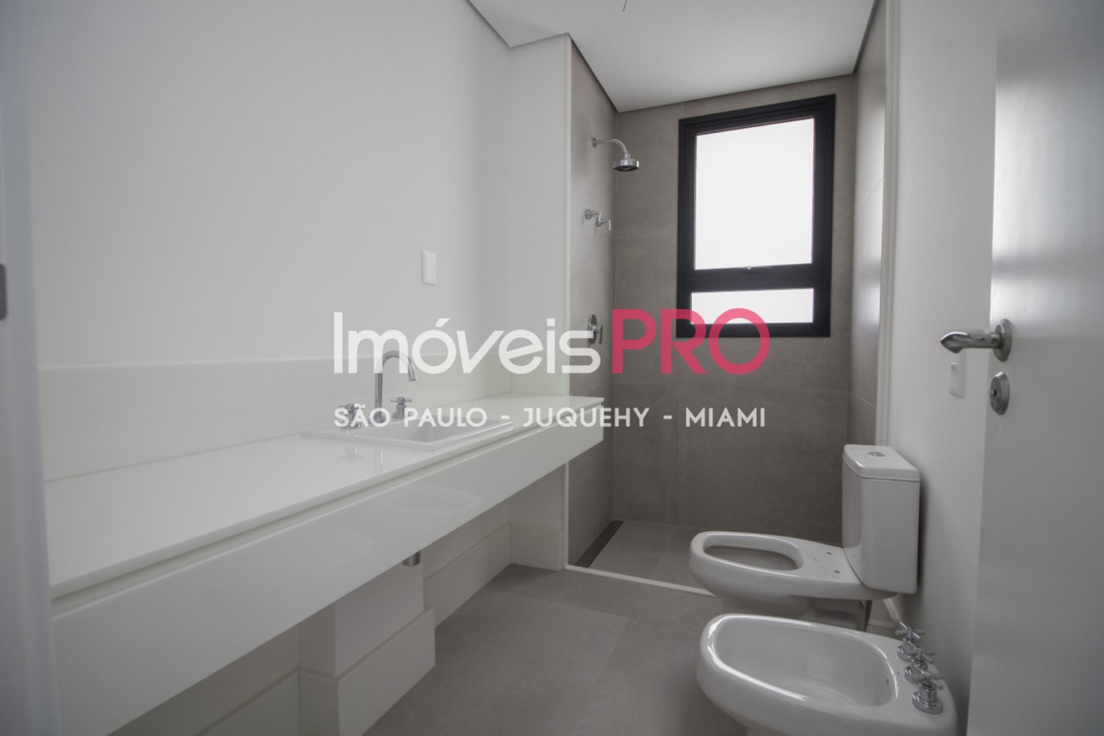 Foto :: https://assets.imoveispro.com.br/thumb/IP38038/apartamento-venda-moema_IP38038_11_1920x1080.jpg?