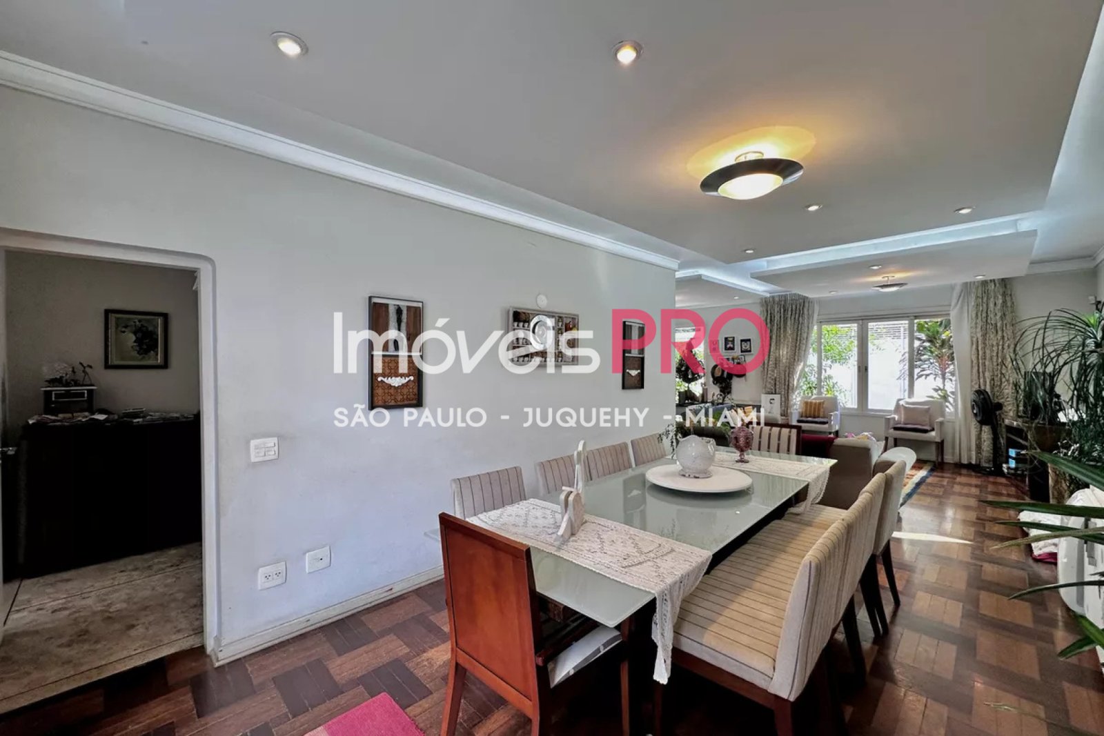 Foto :: https://assets.imoveispro.com.br/thumb/IP38041/casa-terrea-venda-granja-julieta_IP38041_11_1920x1080.jpg?