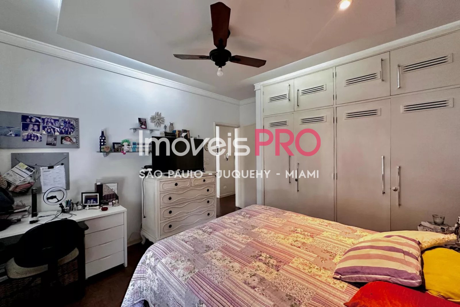 Foto :: https://assets.imoveispro.com.br/thumb/IP38041/casa-terrea-venda-granja-julieta_IP38041_35_1920x1080.jpg?