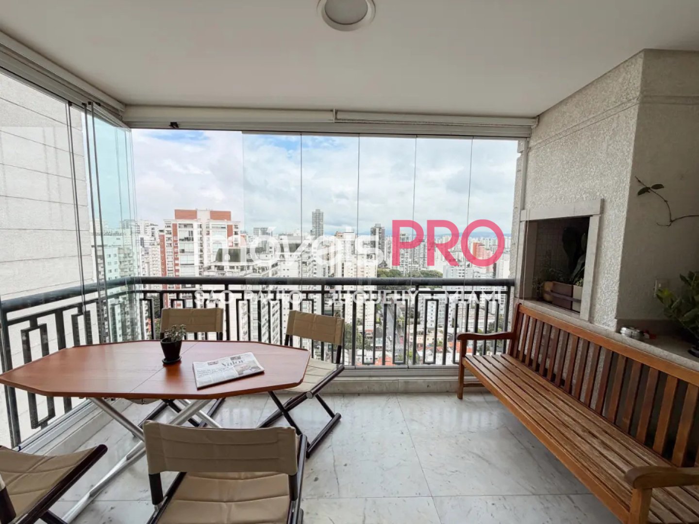 Foto :: https://assets.imoveispro.com.br/thumb/IP38043/duplex-venda-perdizes_IP38043_11_1920x1080.jpg?