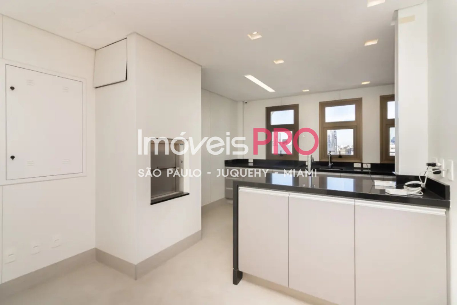 Foto :: https://assets.imoveispro.com.br/thumb/IP38045/cobertura-venda-consolacao_IP38045_65_1920x1080.jpg?