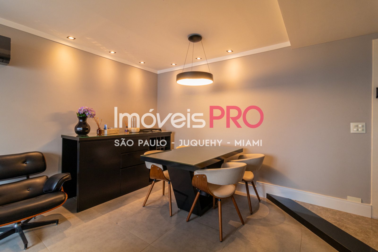 Foto :: https://assets.imoveispro.com.br/thumb/IP38048/apartamento-aluguel-moema_IP38048_11_1920x1080.jpg?