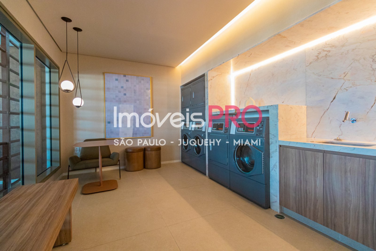 Foto :: https://assets.imoveispro.com.br/thumb/IP38073/studio-venda-moema_IP38073_23_1920x1080.jpg?