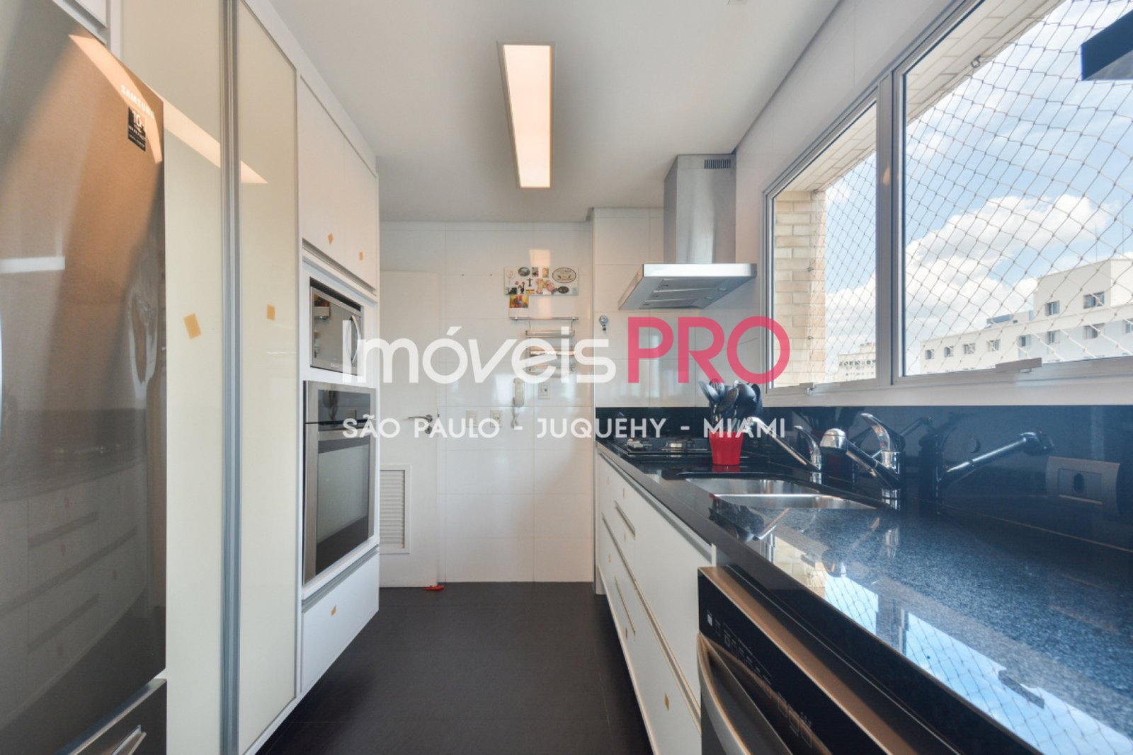 Foto :: https://assets.imoveispro.com.br/thumb/IP38093/apartamento-venda-saude_IP38093_17_1920x1080.jpg?