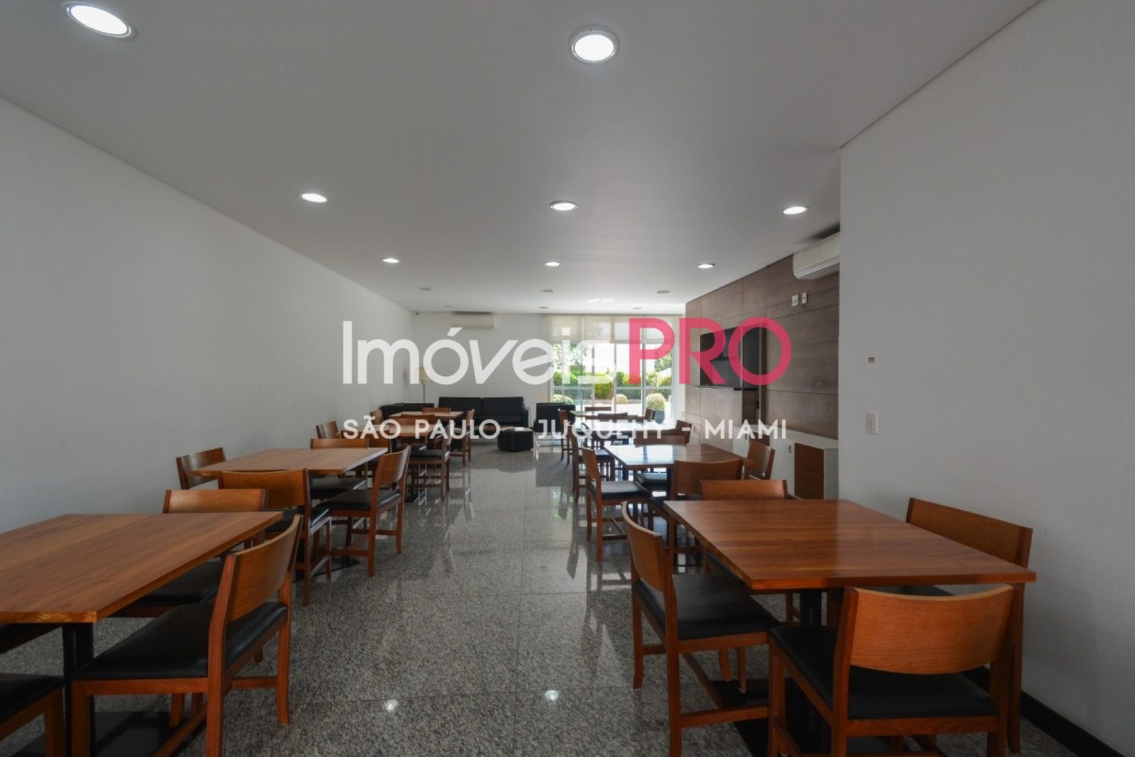 Foto :: https://assets.imoveispro.com.br/thumb/IP38093/apartamento-venda-saude_IP38093_41_1920x1080.jpg?