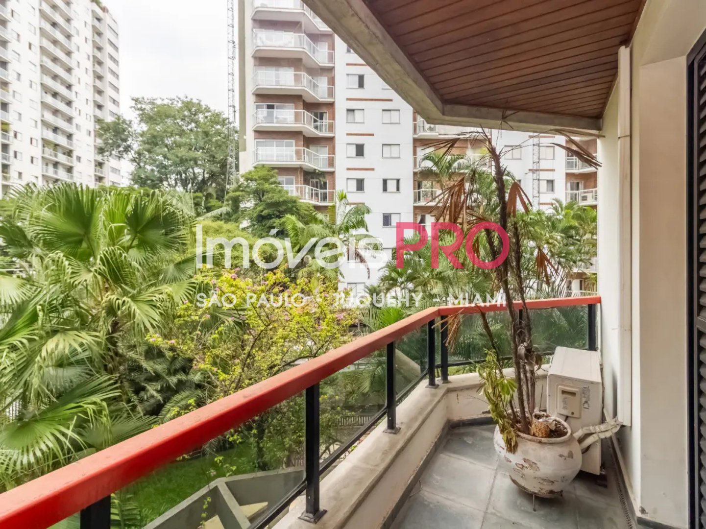 Foto :: https://assets.imoveispro.com.br/thumb/IP38099/apartamento-venda-itaim-bibi_IP38099_23_1920x1080.jpg?