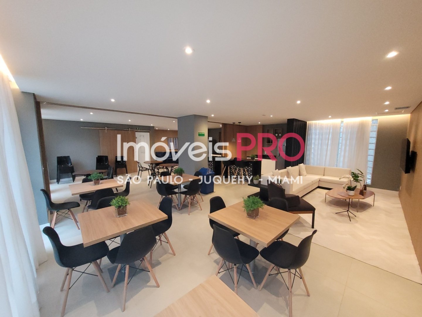 Foto :: https://assets.imoveispro.com.br/thumb/IP38100/apartamento-venda-moema_IP38100_29_1920x1080.jpg?