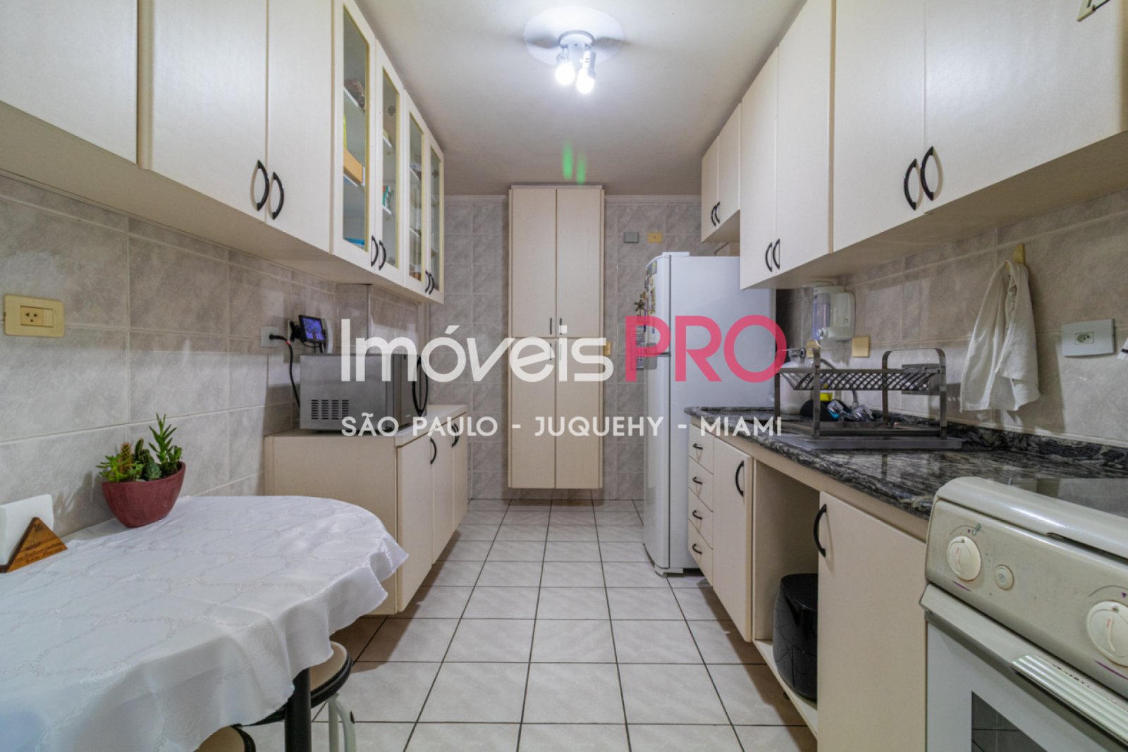 Foto :: https://assets.imoveispro.com.br/thumb/IP38118/apartamento-venda-perdizes_IP38118_35_1920x1080.jpg?