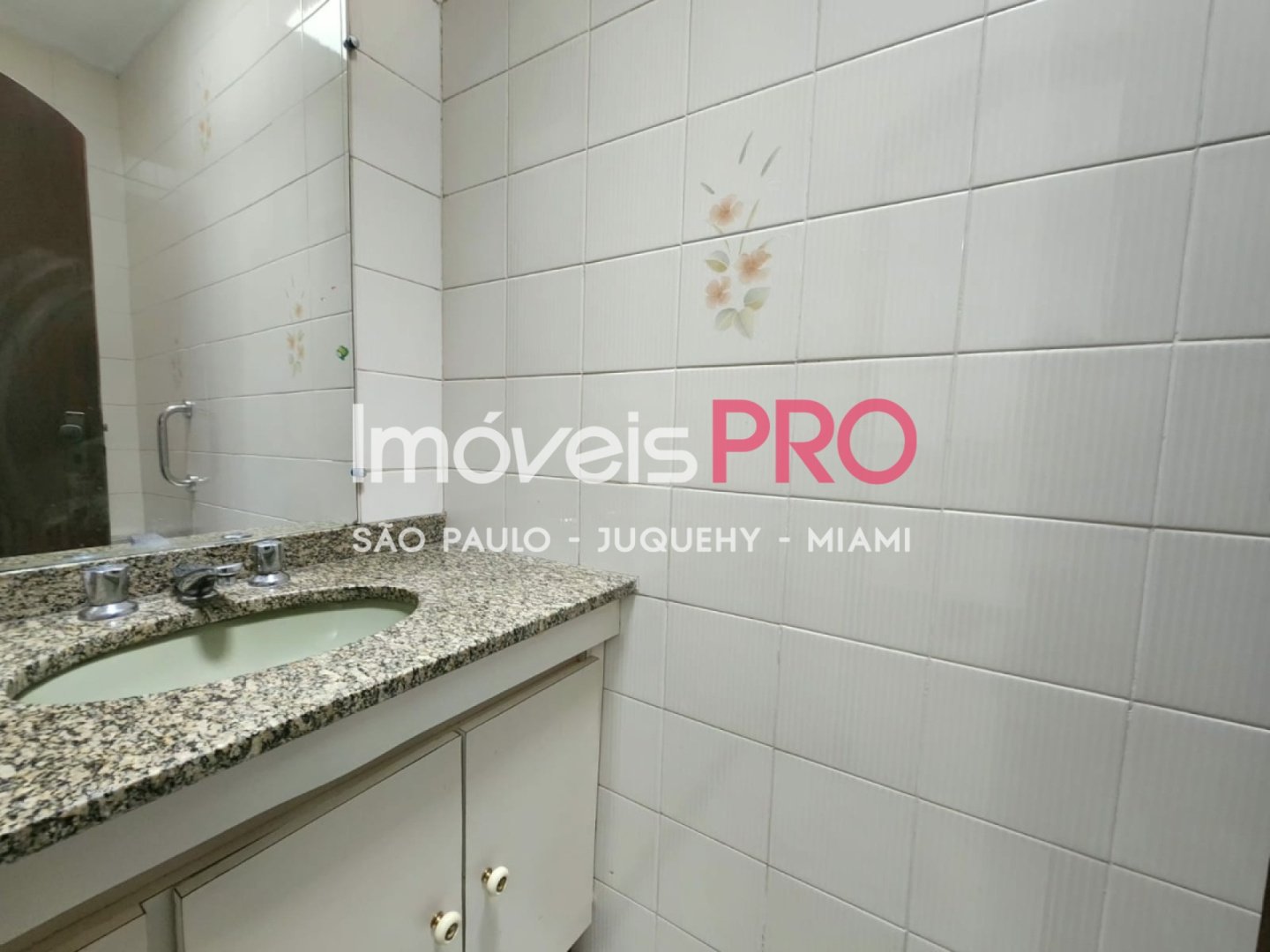 Foto :: https://assets.imoveispro.com.br/thumb/IP38140/casa-venda-indianopolis_IP38140_11_1920x1080.jpg?