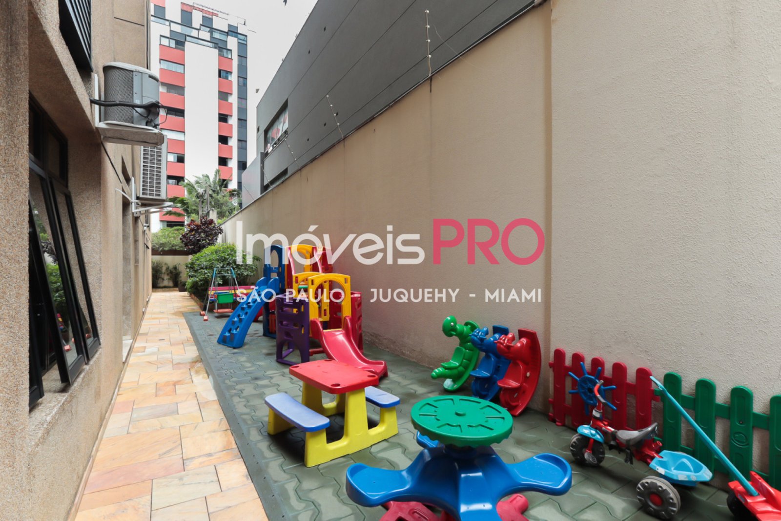 Foto :: https://assets.imoveispro.com.br/thumb/IP38152/apartamento-venda-moema-indios_IP38152_23_1920x1080.jpg?