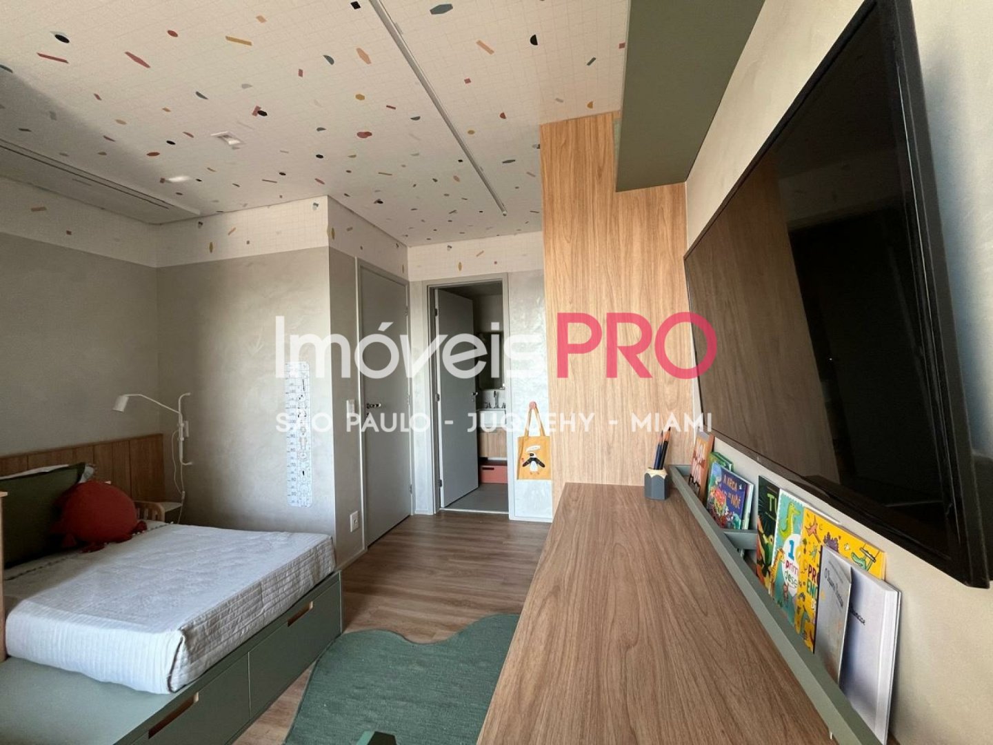 Foto :: https://assets.imoveispro.com.br/thumb/IP38157/apartamento-venda-brooklin_IP38157_23_1920x1080.jpg?