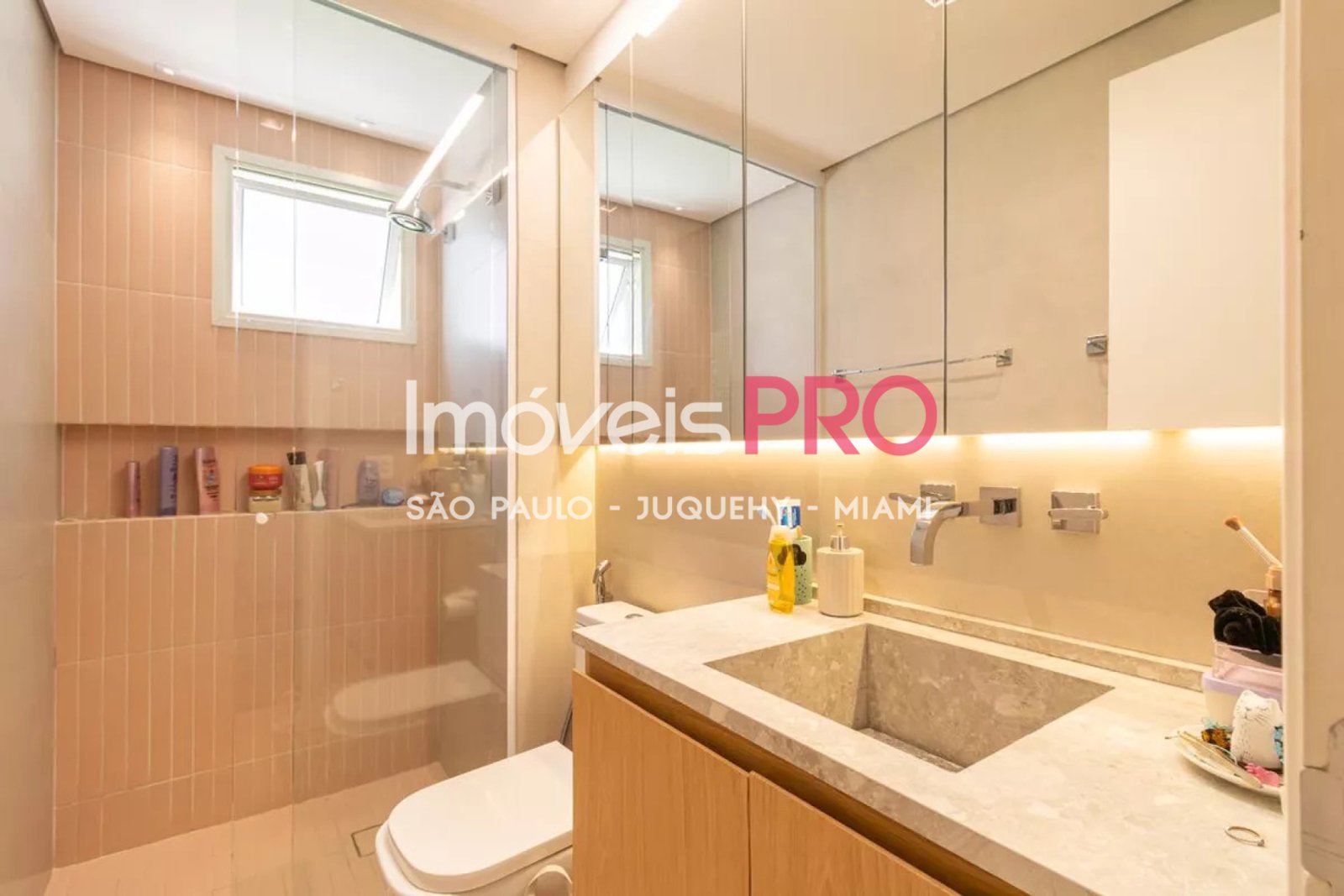 Foto :: https://assets.imoveispro.com.br/thumb/IP38170/apartamento-venda-itaim-bibi_IP38170_35_1920x1080.jpg?