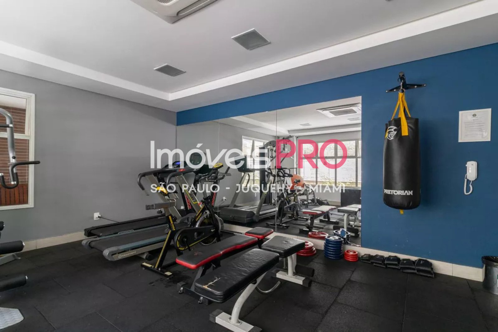 Foto :: https://assets.imoveispro.com.br/thumb/IP38170/apartamento-venda-itaim-bibi_IP38170_47_1920x1080.jpg?