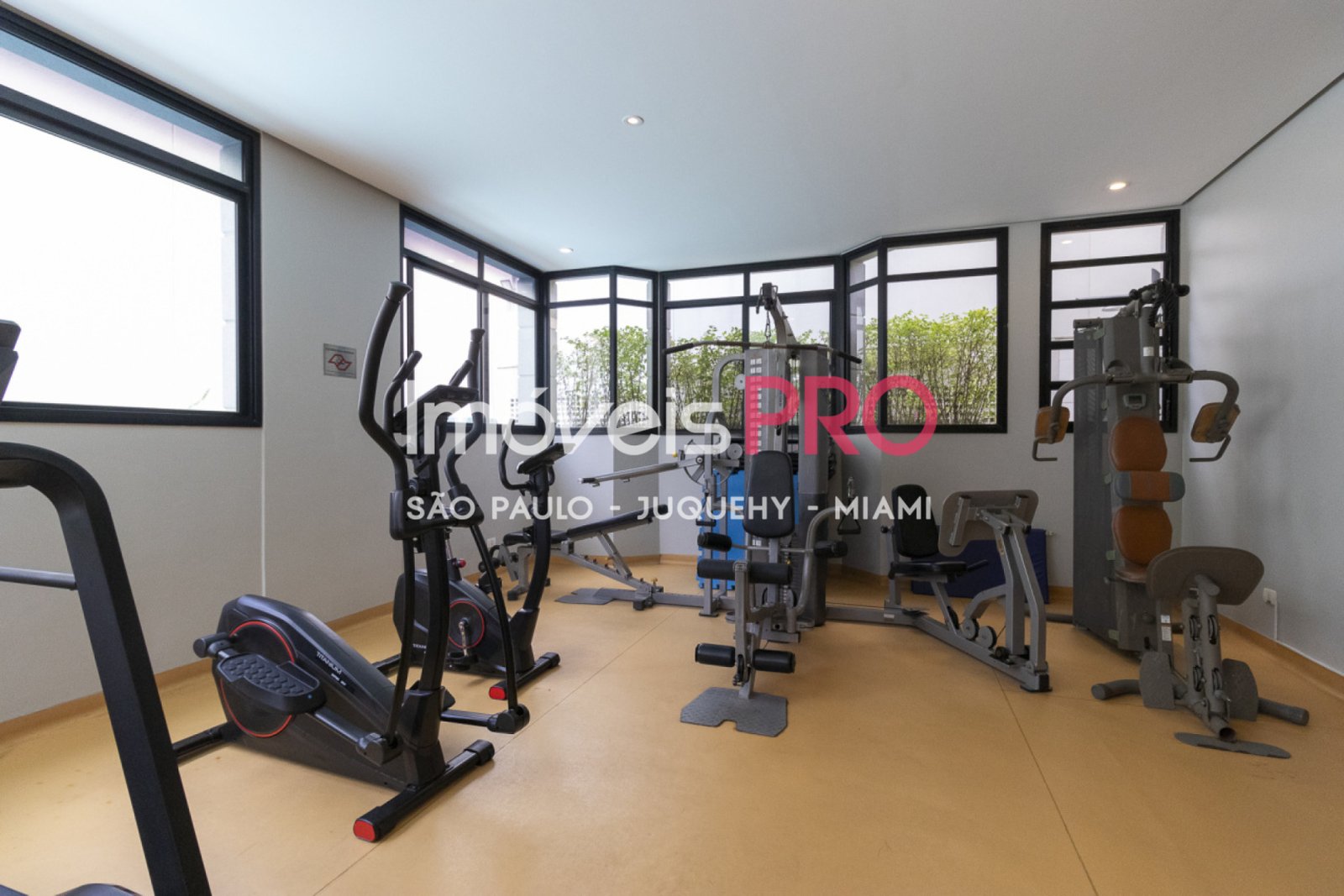 Foto :: https://assets.imoveispro.com.br/thumb/IP38171/apartamento-venda-campo-belo_IP38171_11_1920x1080.jpg?