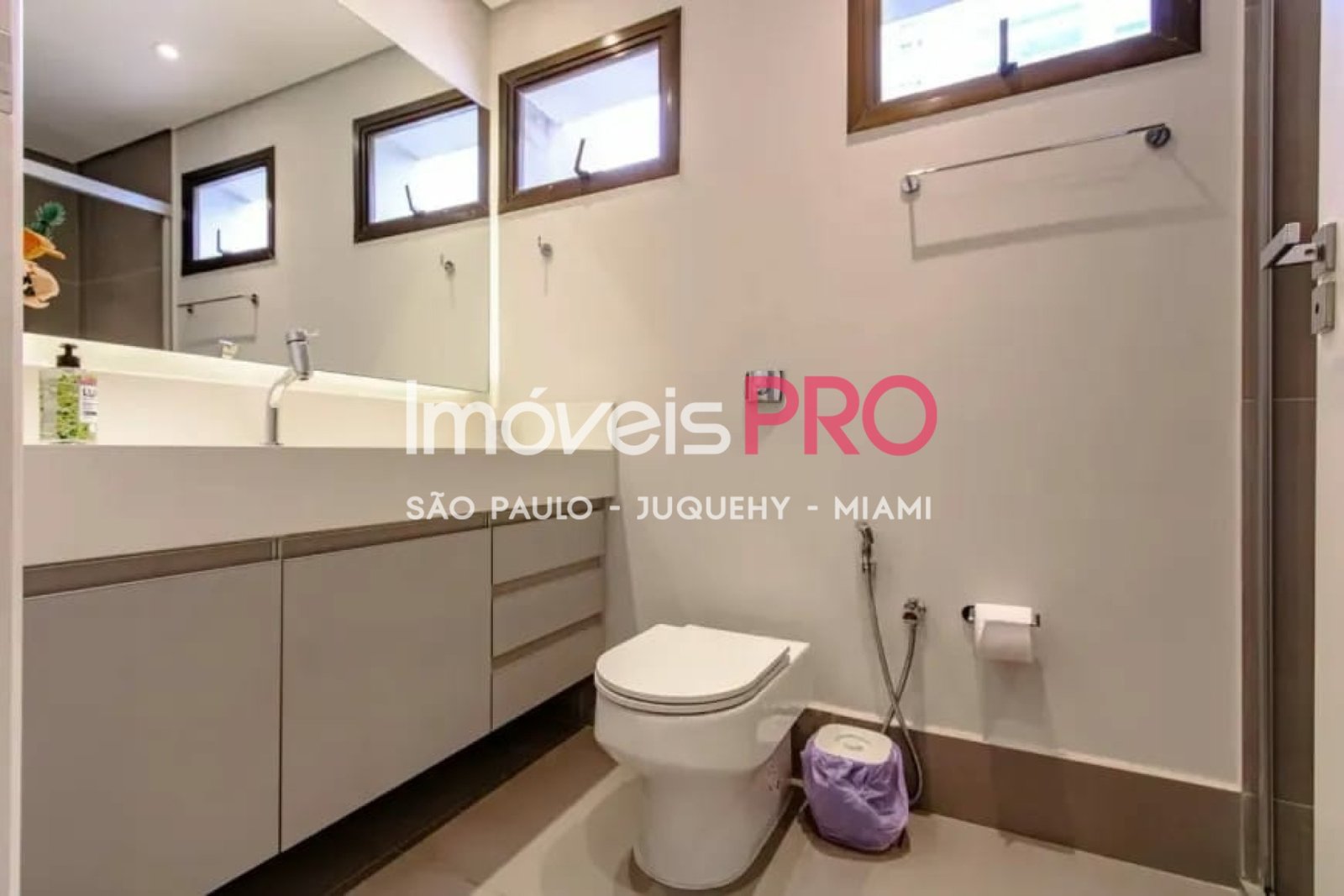 Foto :: https://assets.imoveispro.com.br/thumb/IP38174/apartamento-venda-moema_IP38174_17_1920x1080.jpg?