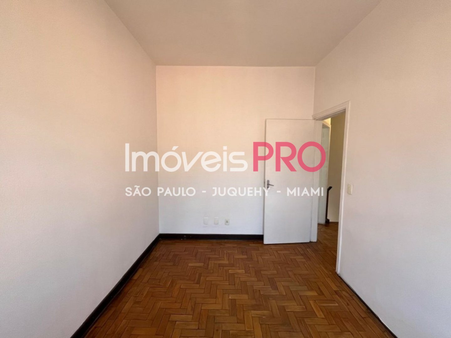 Foto :: https://assets.imoveispro.com.br/thumb/IP38177/casa-de-vila-venda-vila-nova-conceicao_IP38177_17_1920x1080.jpg?