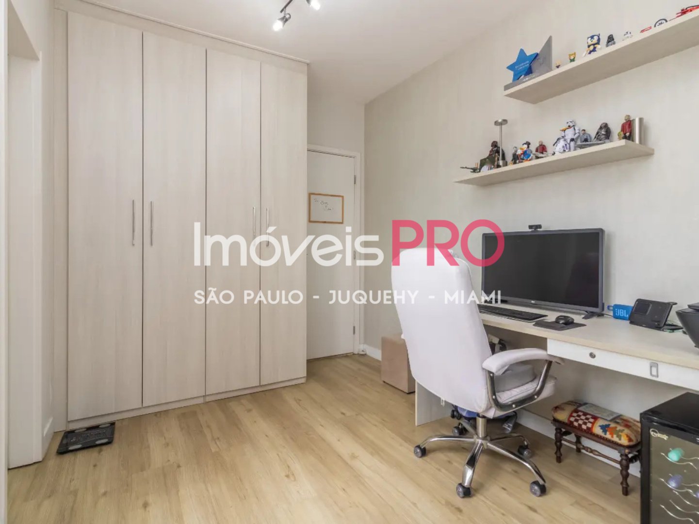 Foto :: https://assets.imoveispro.com.br/thumb/IP38181/apartamento-venda-saude_IP38181_17_1920x1080.jpg?