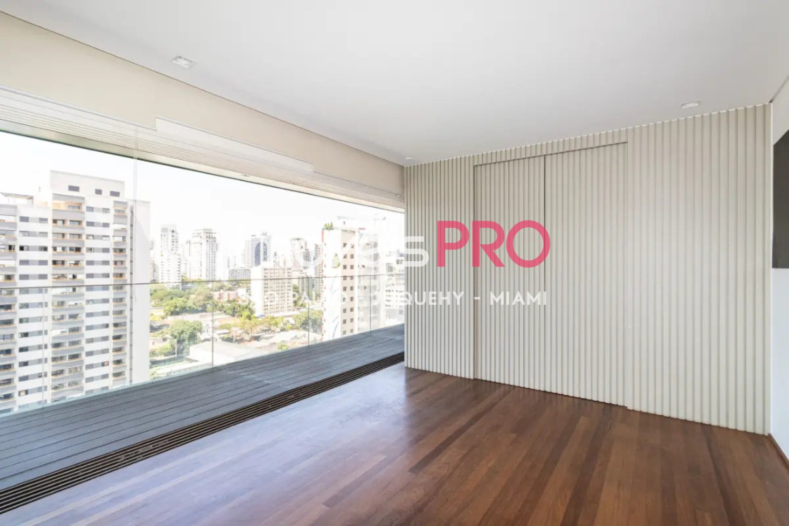 Foto :: https://assets.imoveispro.com.br/thumb/IP38197/apartamento-venda-vila-olimpia_IP38197_23_1920x1080.jpg?