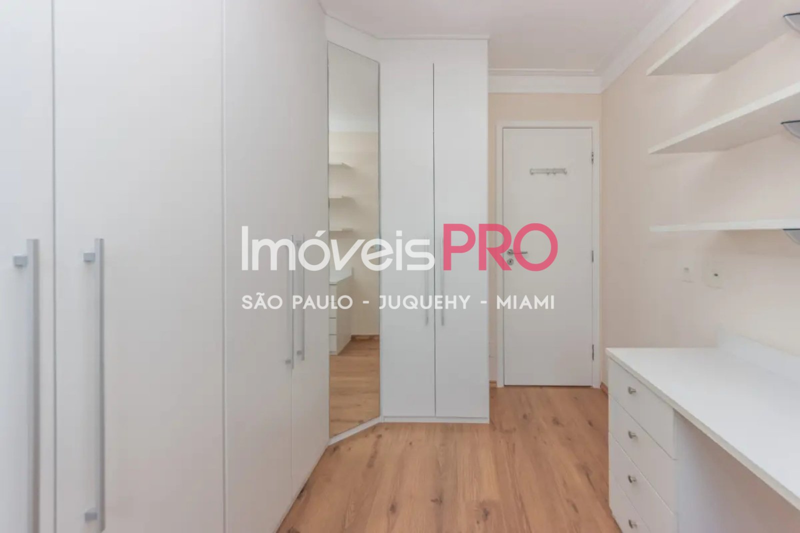 Foto :: https://assets.imoveispro.com.br/thumb/IP38202/apartamento-venda-jardim-aeroporto_IP38202_17_1920x1080.jpg?