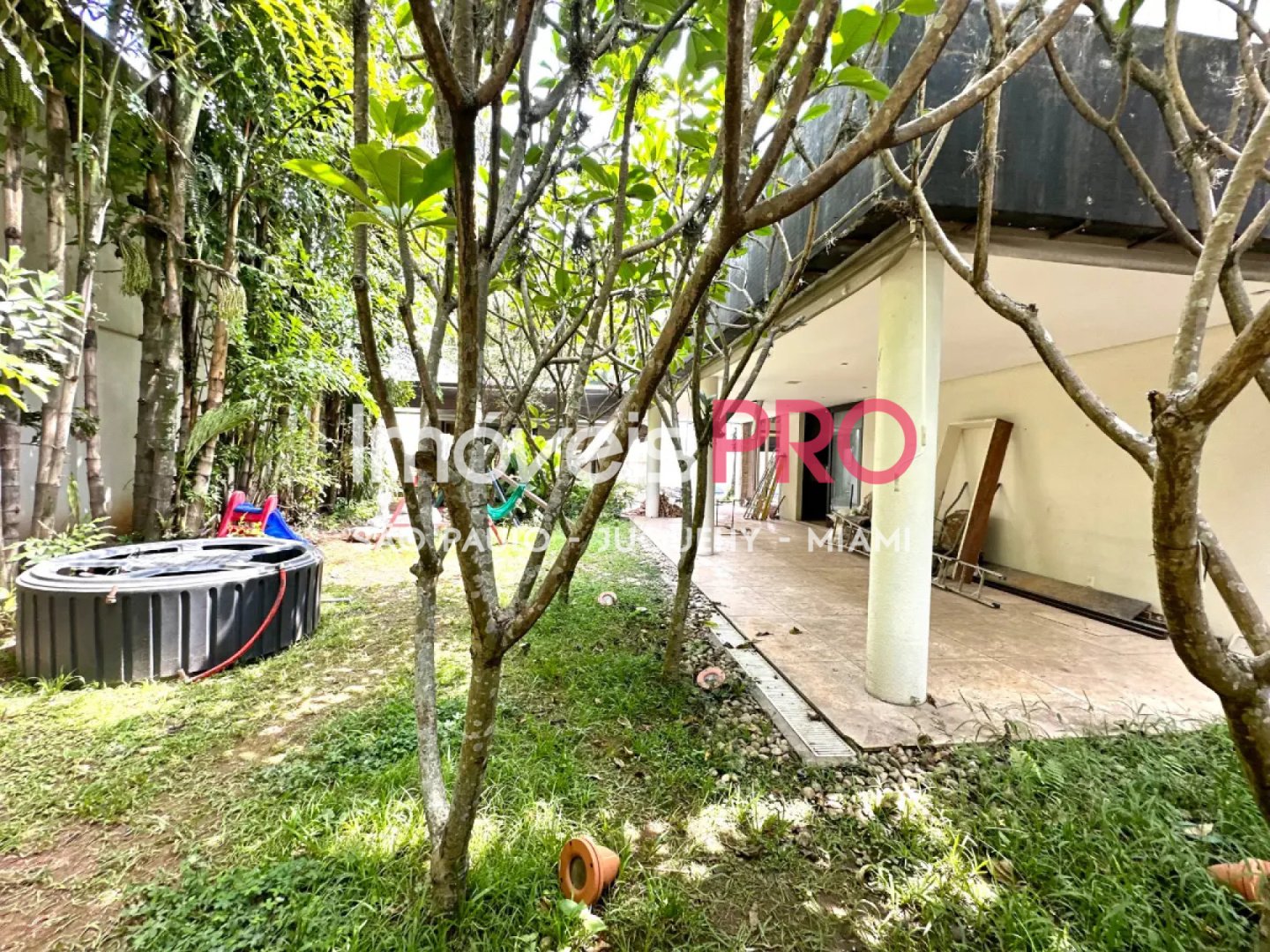 Foto :: https://assets.imoveispro.com.br/thumb/IP38203/sobrado-venda-jardim-europa_IP38203_53_1920x1080.jpg?