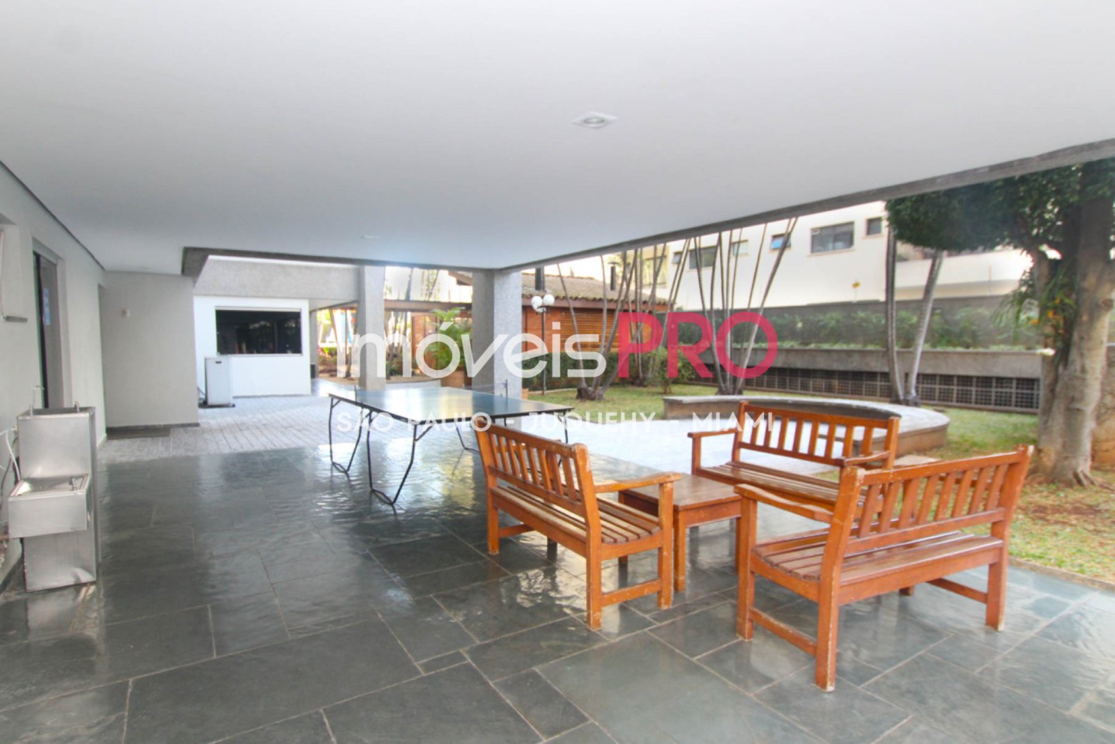 Foto :: https://assets.imoveispro.com.br/thumb/IP38206/apartamento-venda-moema_IP38206_35_1920x1080.jpg?