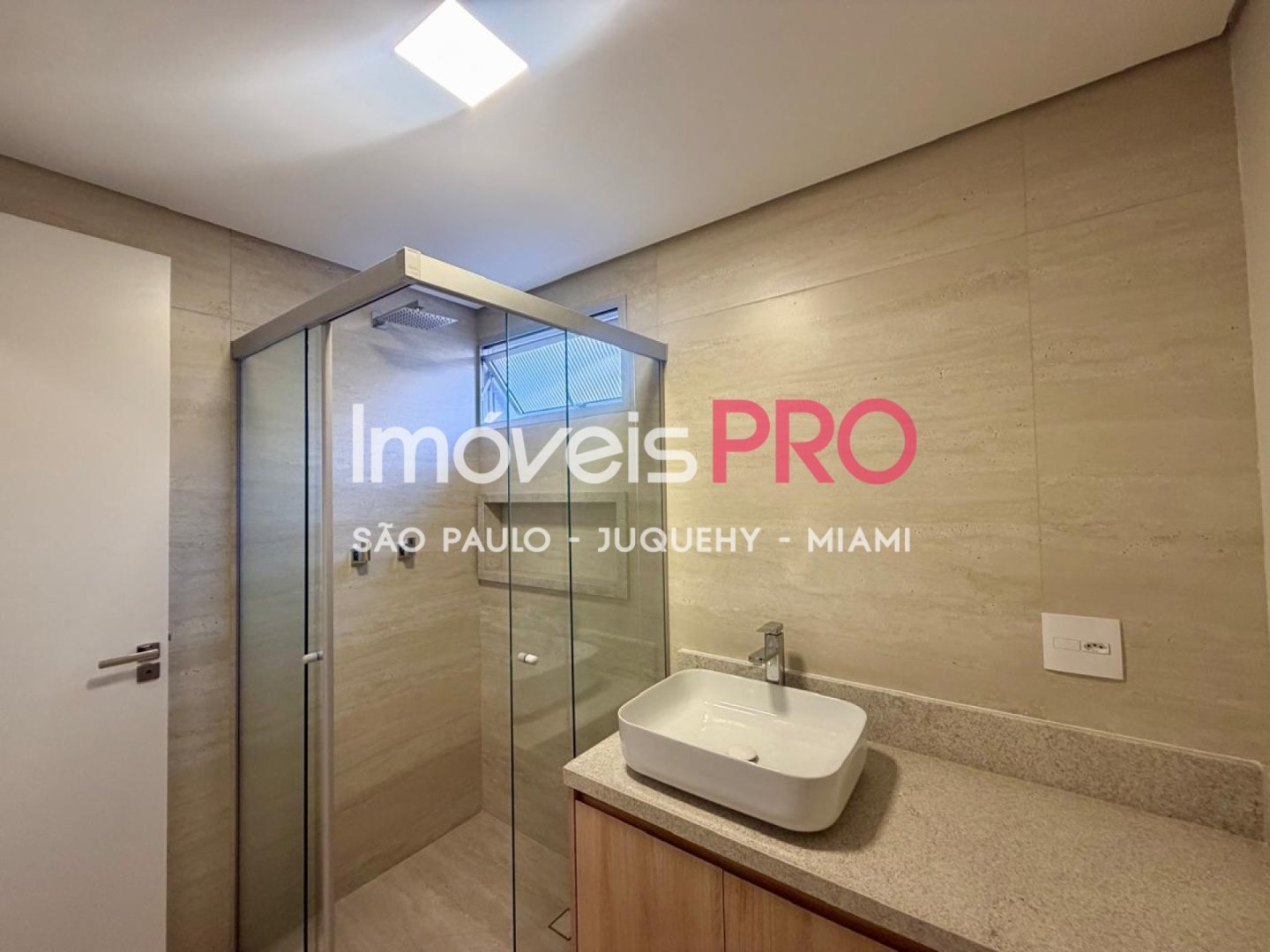 Foto :: IP38207