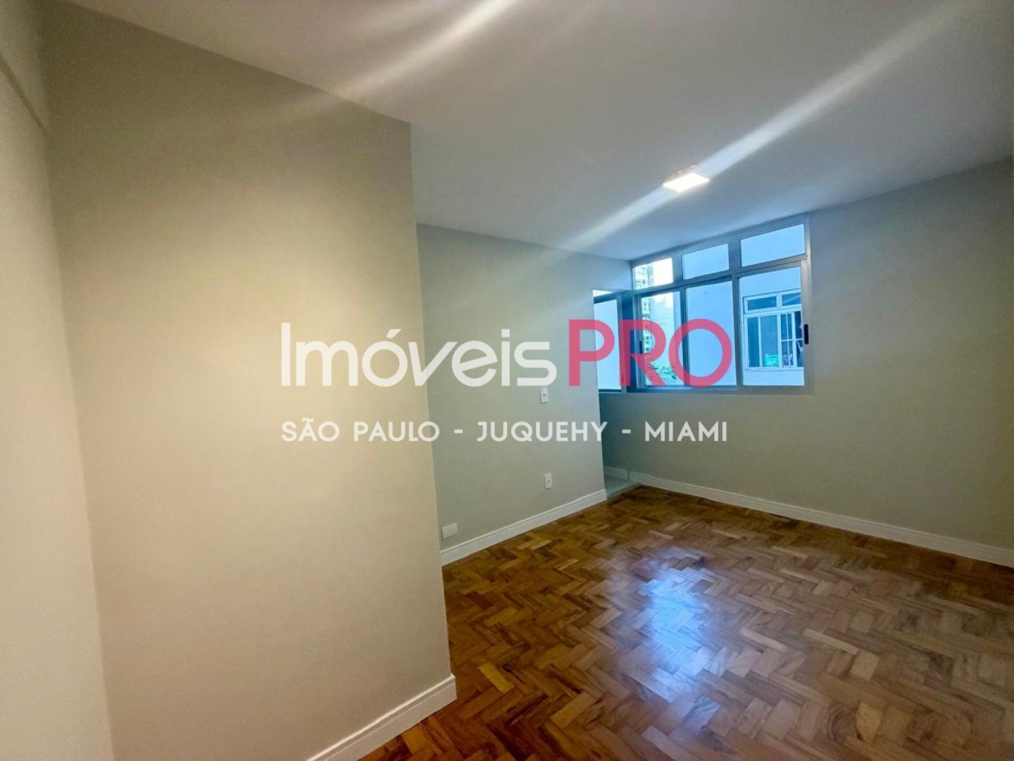 Foto :: https://assets.imoveispro.com.br/thumb/IP38207/apartamento-venda-moema_IP38207_23_1920x1080.jpg?