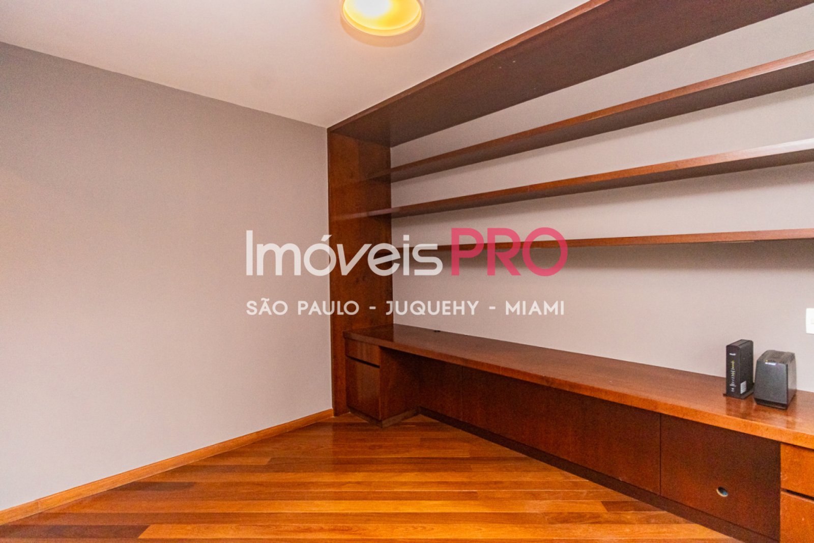 Foto :: IP38213