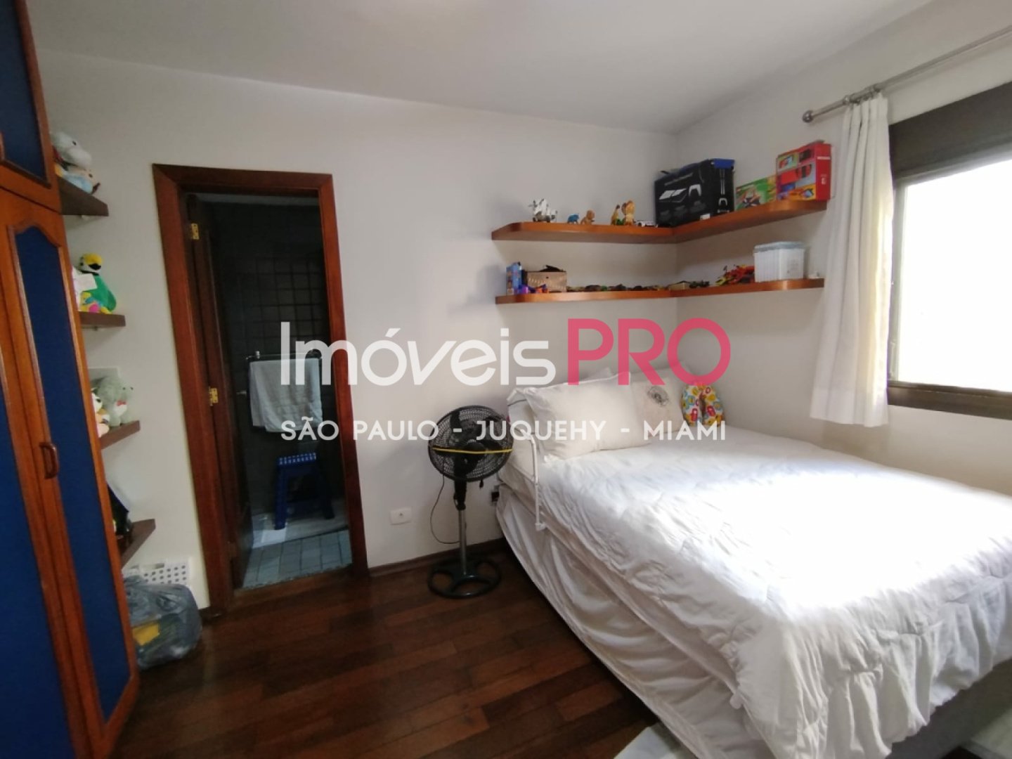 Foto :: IP38222