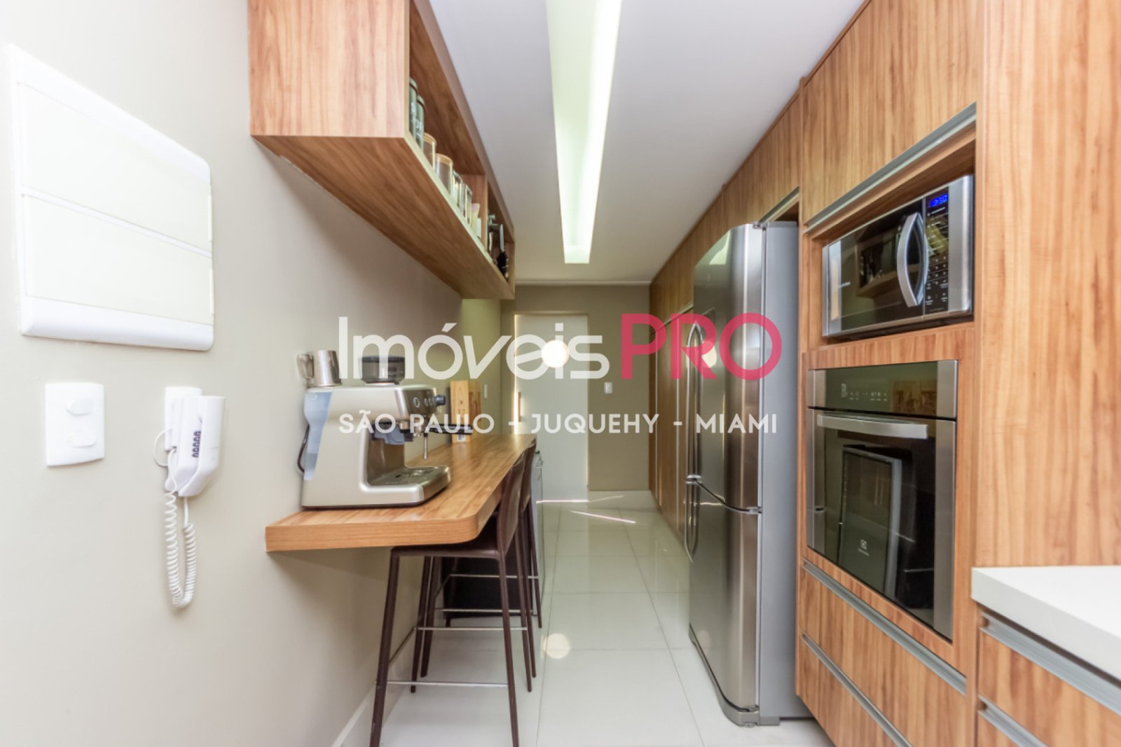 Foto :: https://assets.imoveispro.com.br/thumb/IP38226/apartamento-venda-pinheiros_IP38226_11_1920x1080.jpg?