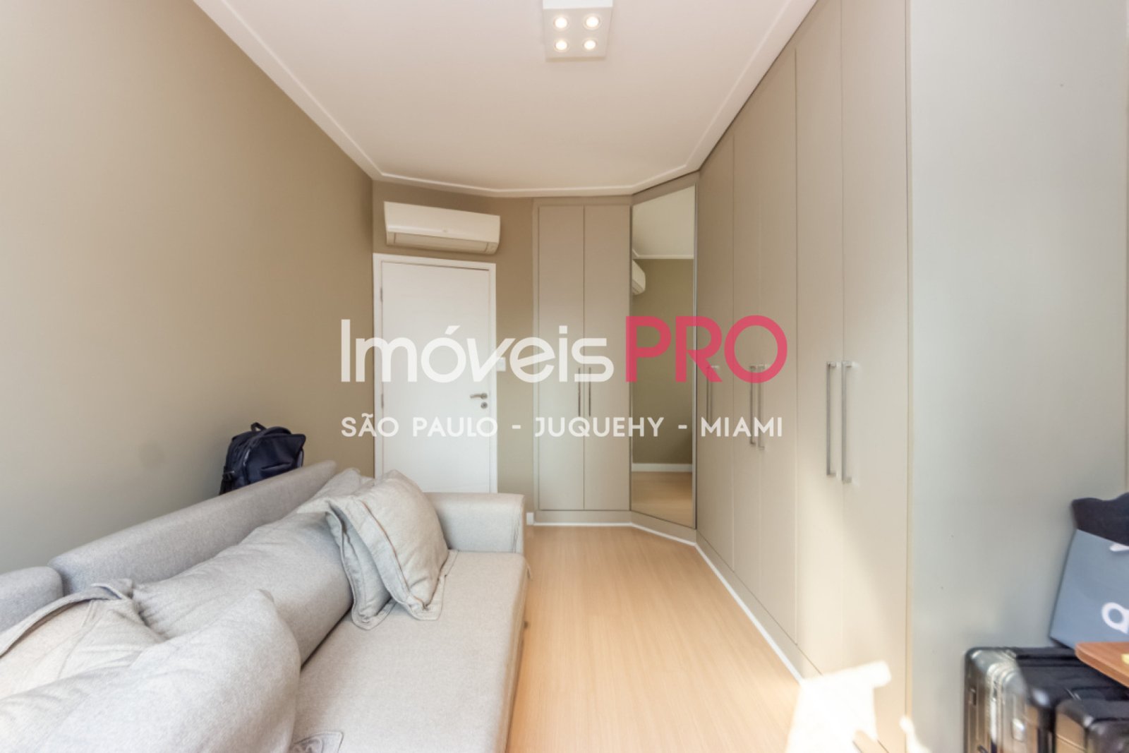 Foto :: https://assets.imoveispro.com.br/thumb/IP38226/apartamento-venda-pinheiros_IP38226_23_1920x1080.jpg?