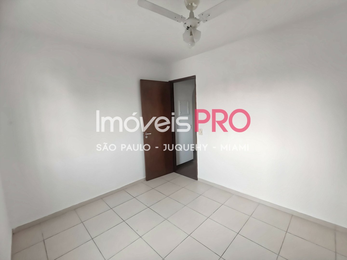 Foto :: https://assets.imoveispro.com.br/thumb/IP38233/apartamento-venda-campo-belo_IP38233_11_1920x1080.jpg?