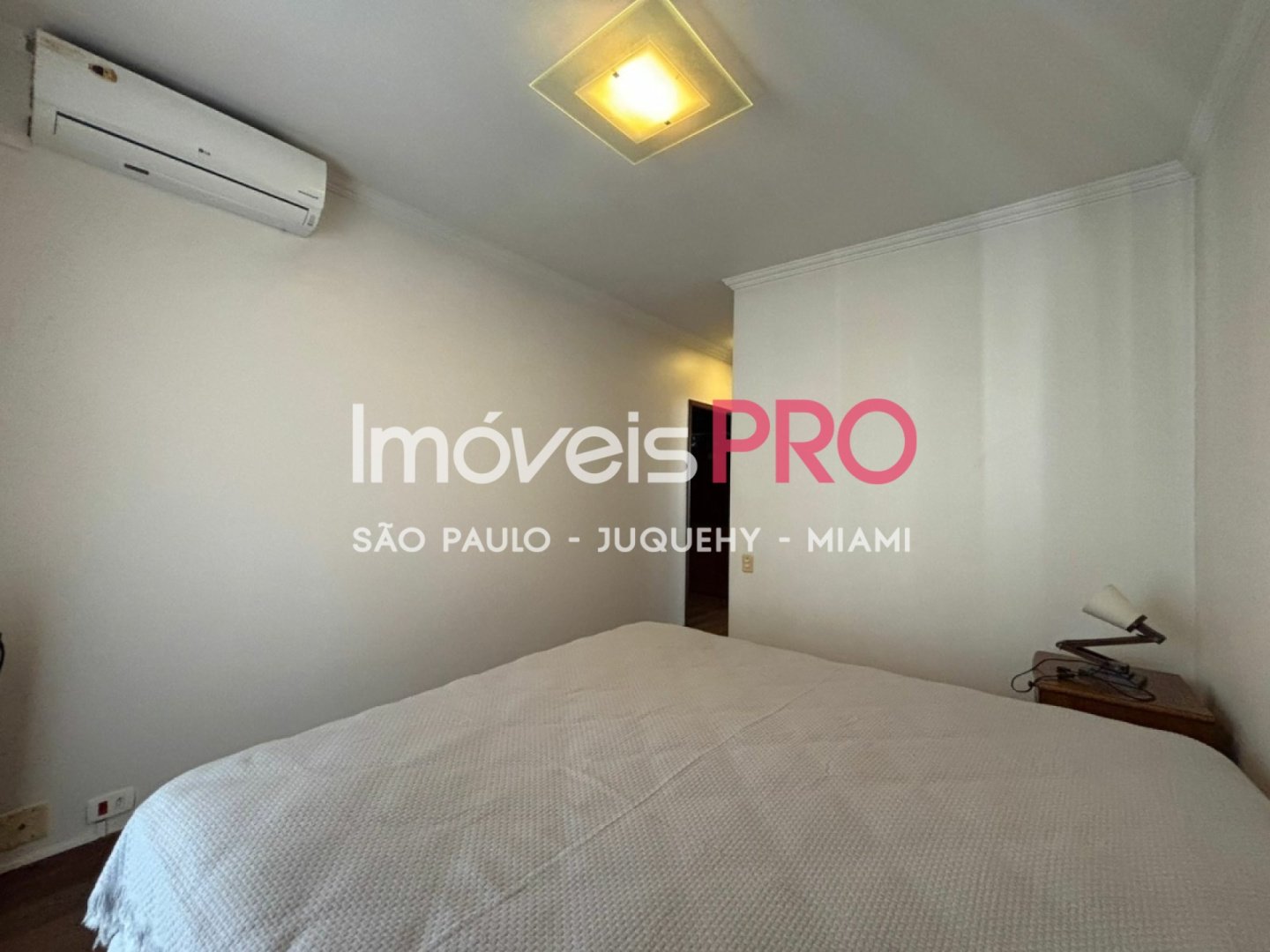 Foto :: https://assets.imoveispro.com.br/thumb/IP38251/apartamento-aluguel-moema-passaros_IP38251_23_1920x1080.jpg?