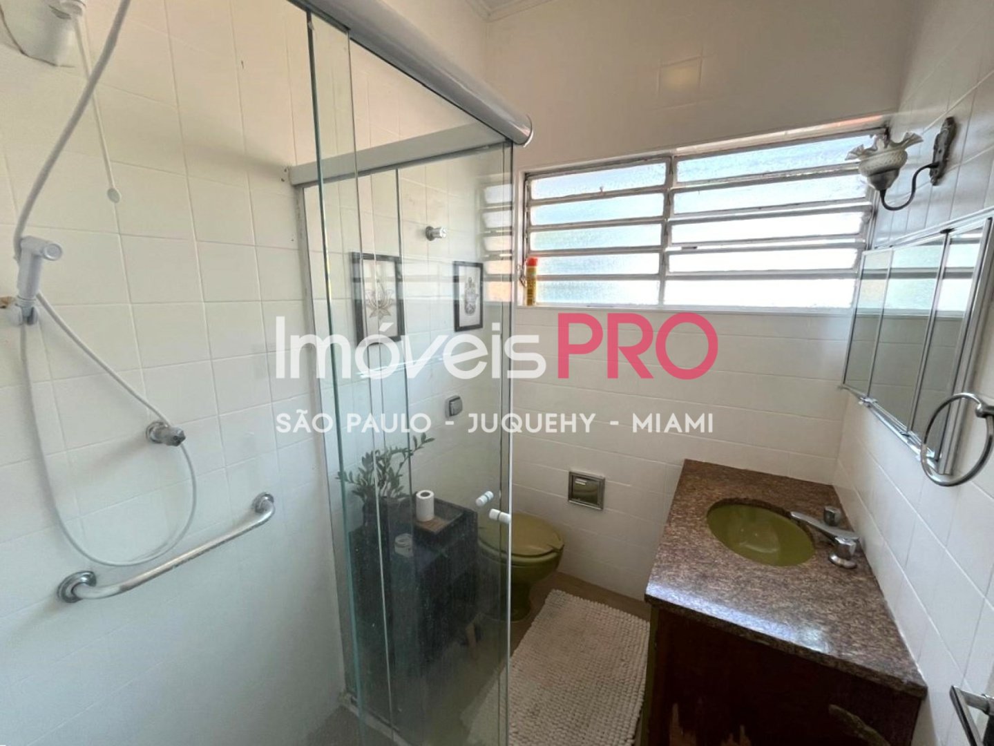 Foto :: https://assets.imoveispro.com.br/thumb/IP38252/sobrado-venda-jardim-petropolis_IP38252_17_1920x1080.jpg?